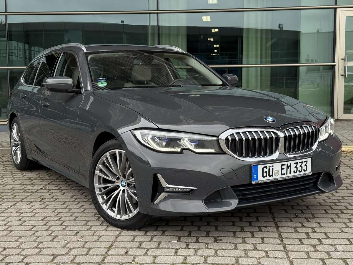 BMW 320, universalas