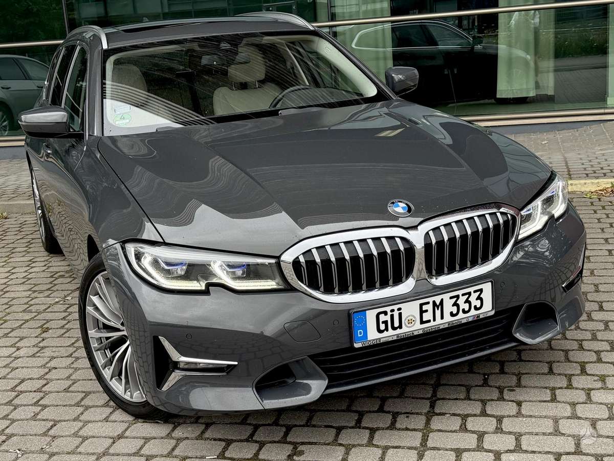BMW 320, universalas