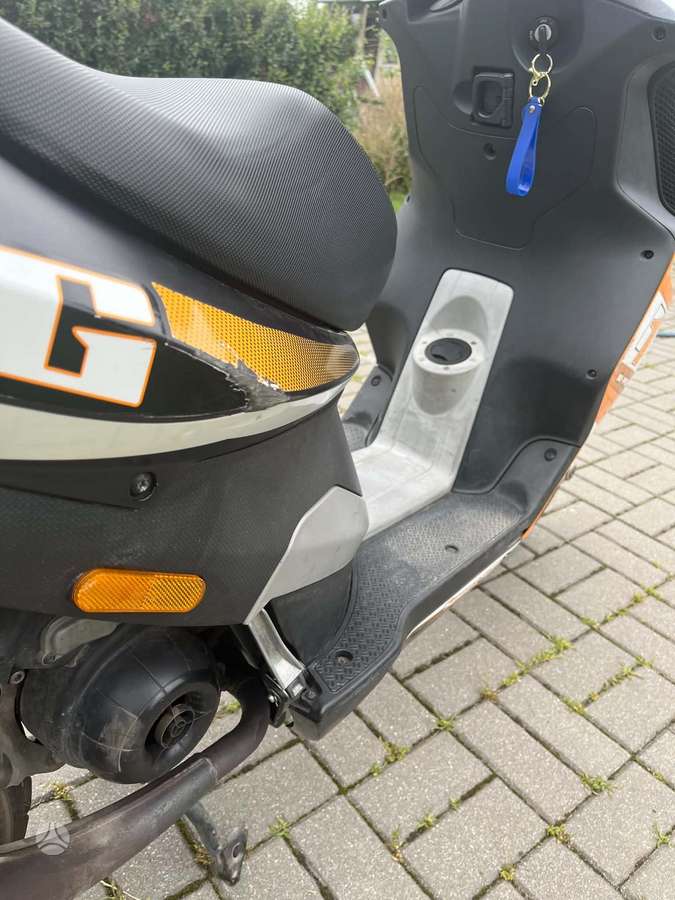 Piaggio NRG 49cc, scooters / mopeds