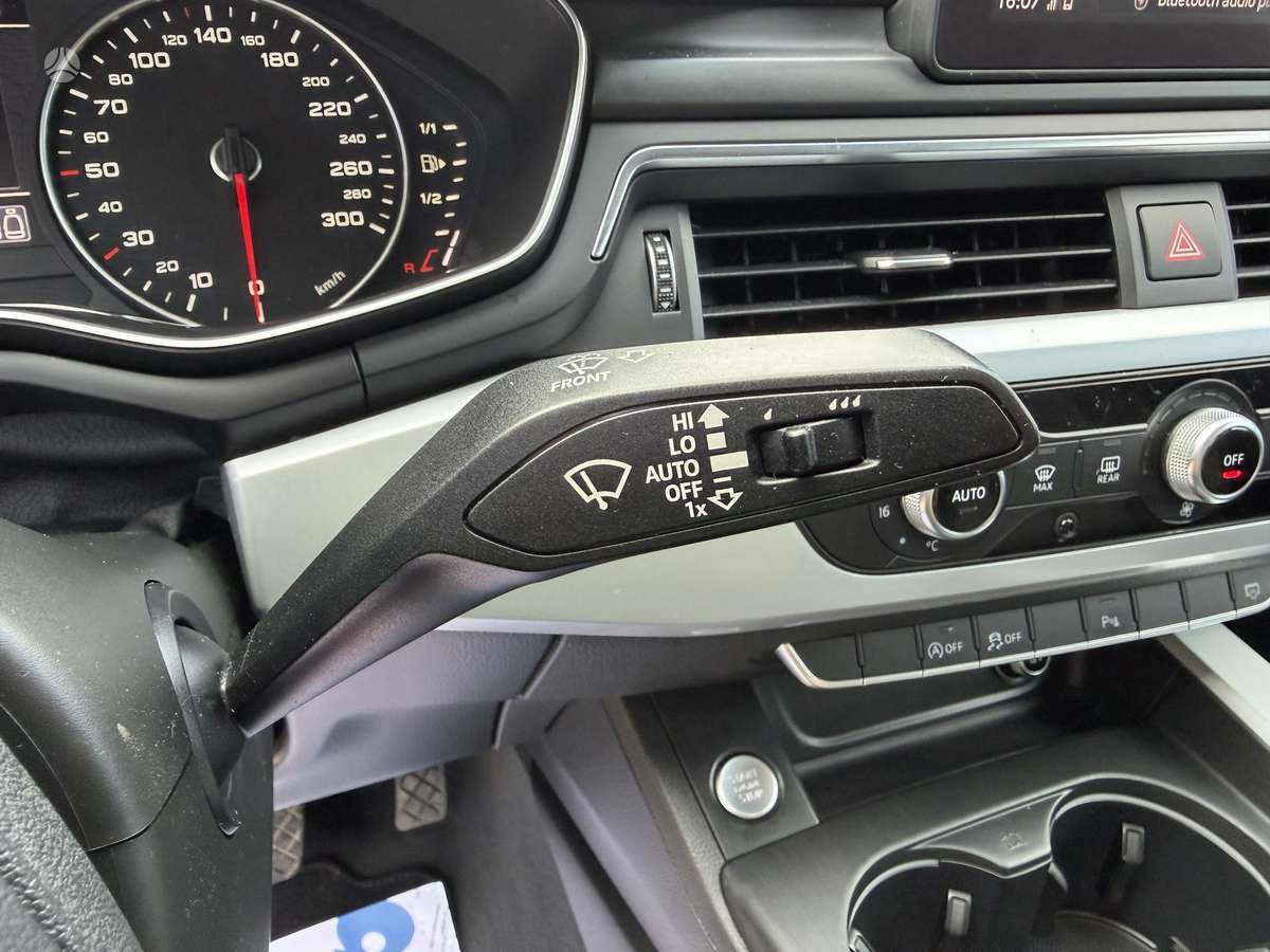 Audi A4, 2.0 l., sedanas