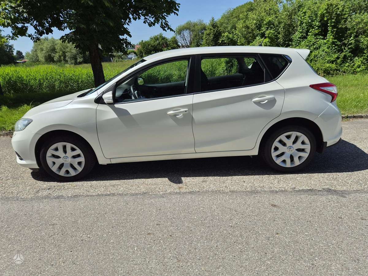 Nissan Pulsar, 1.5 l., hatchback