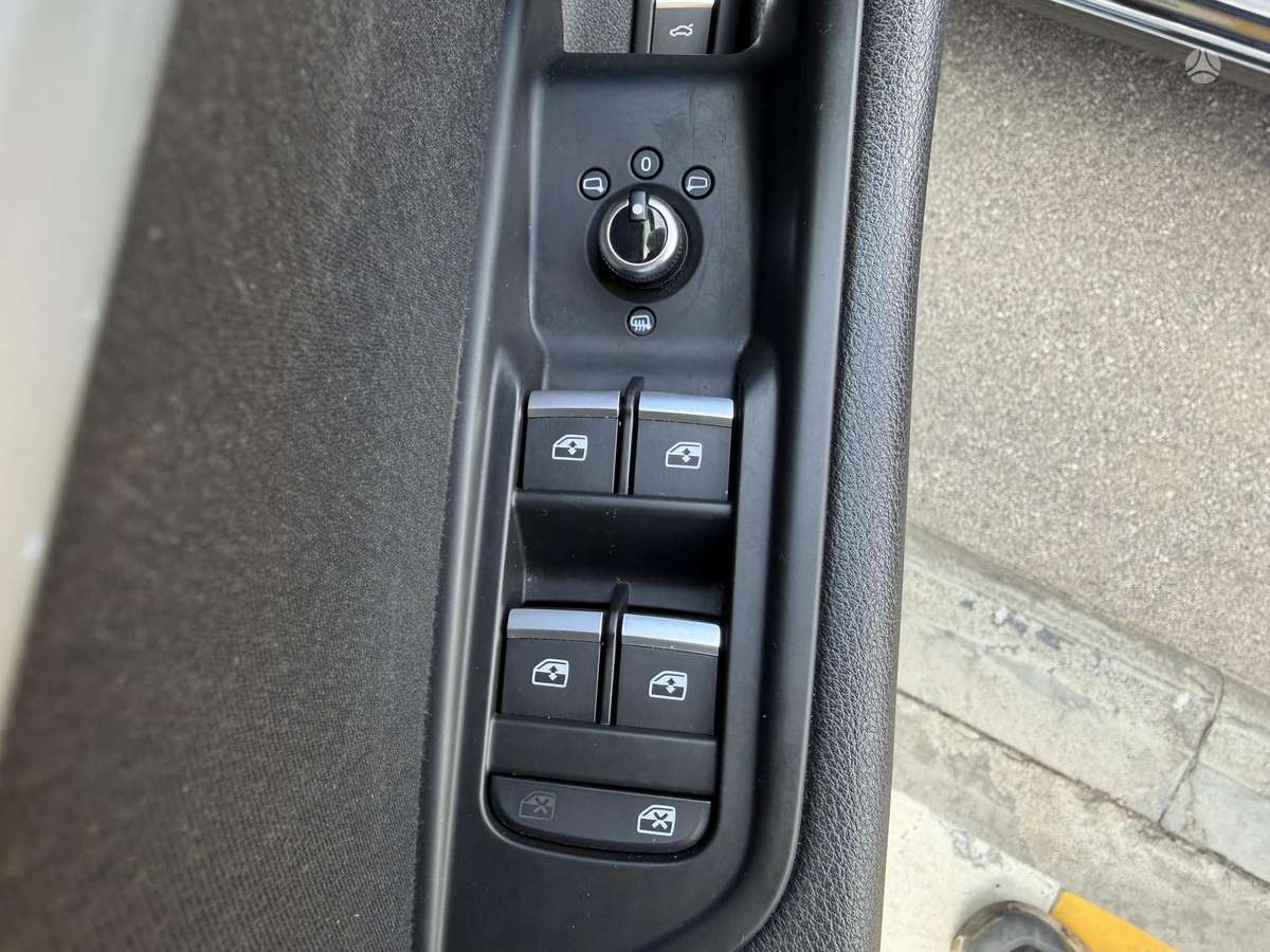 Audi A4, 2.0 l., sedanas