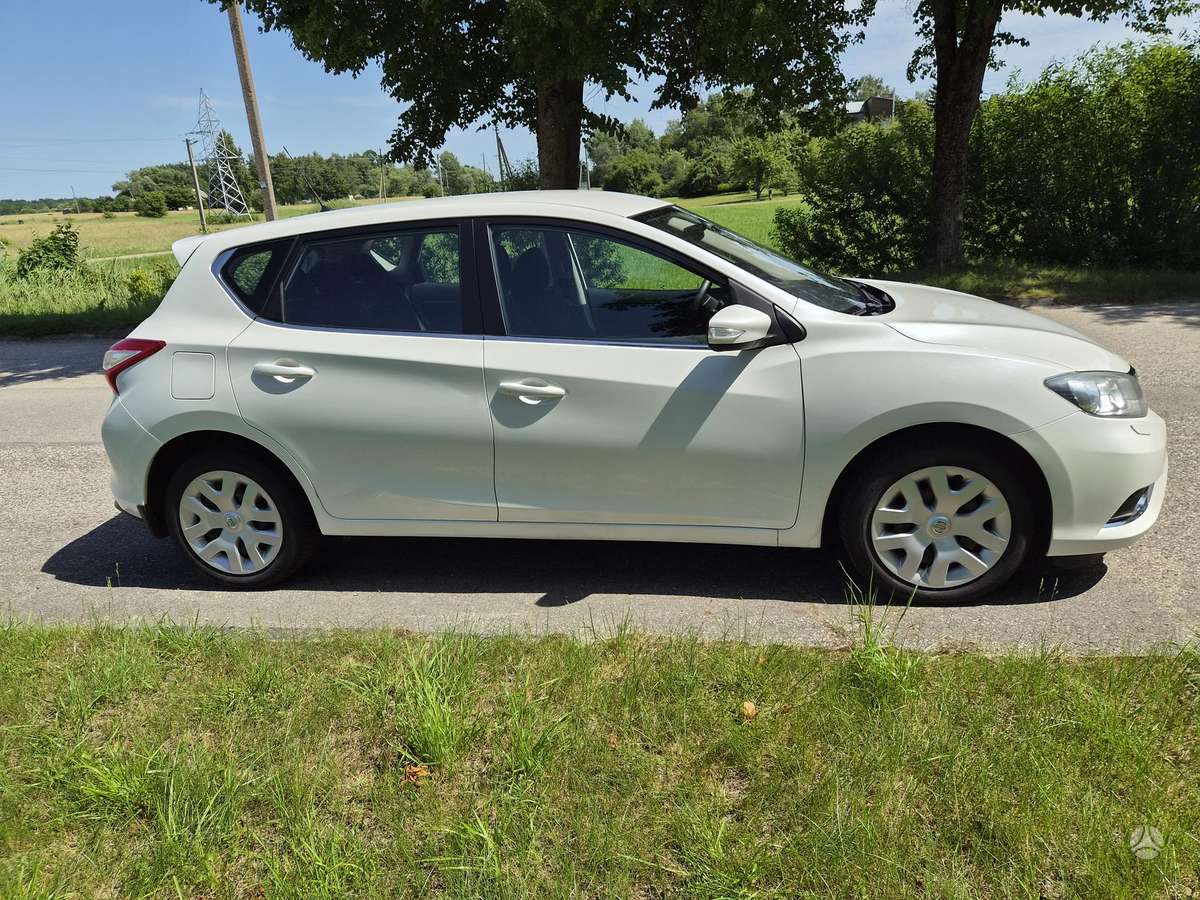 Nissan Pulsar, 1.5 l., hatchback
