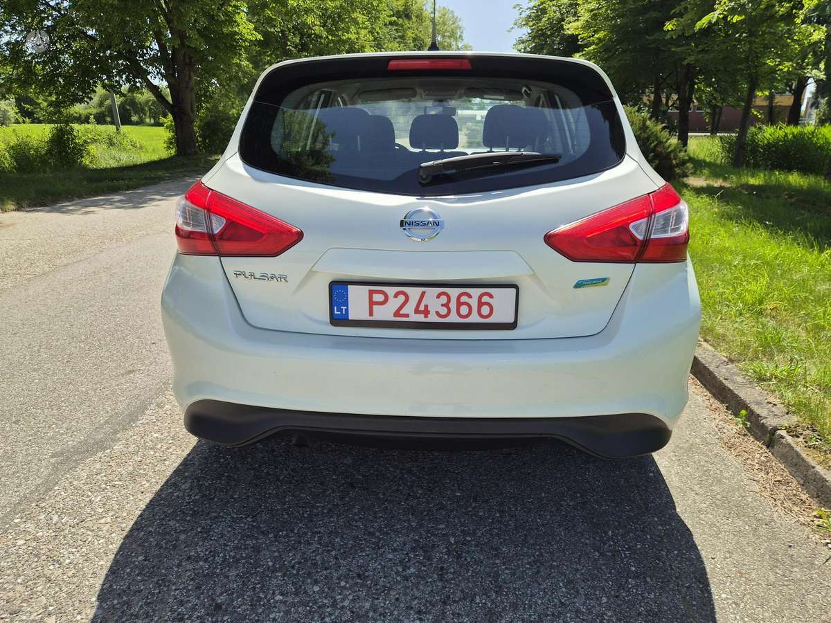 Nissan Pulsar, 1.5 l., hatchback
