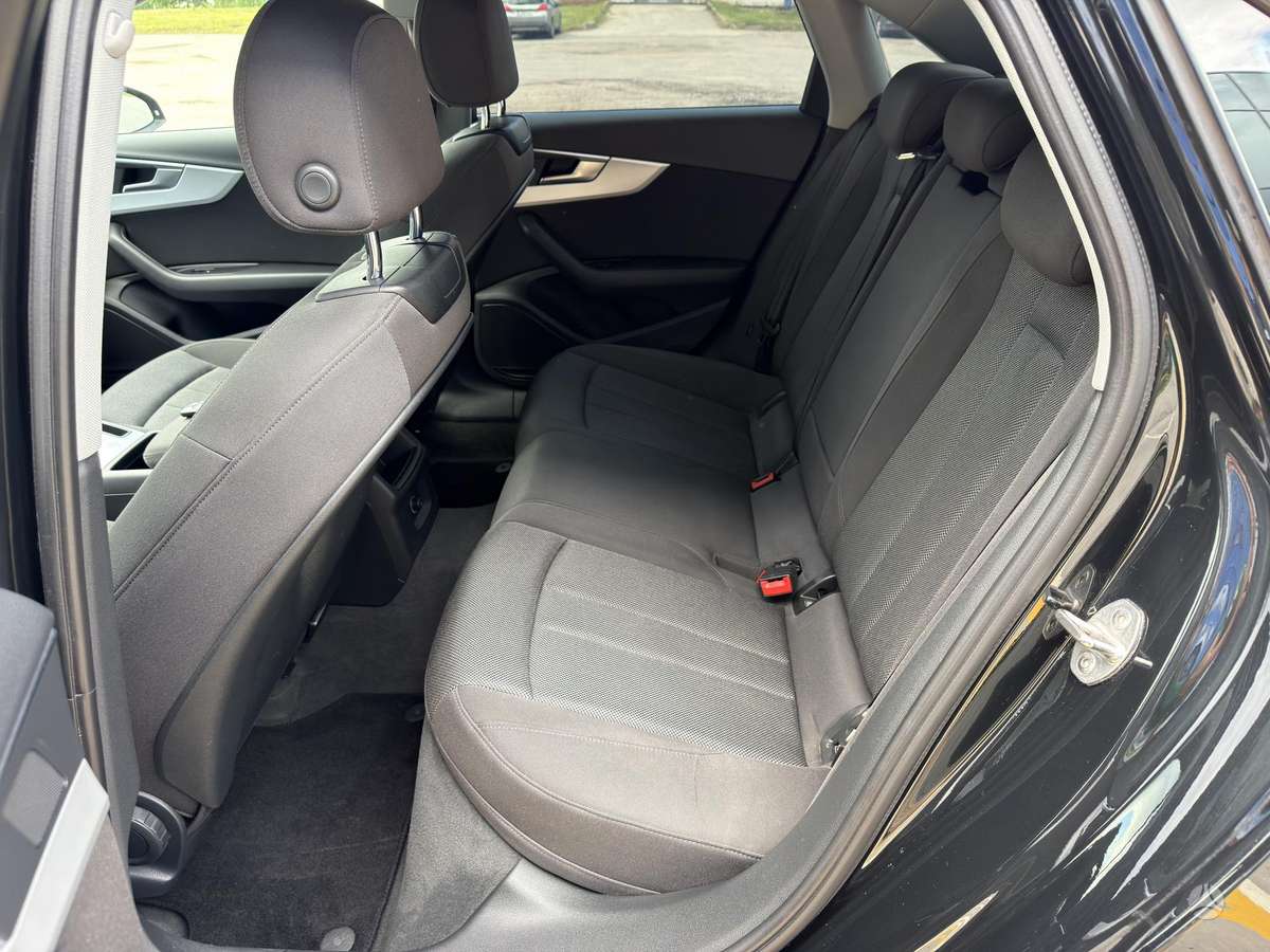 Audi A4, 2.0 l., sedanas