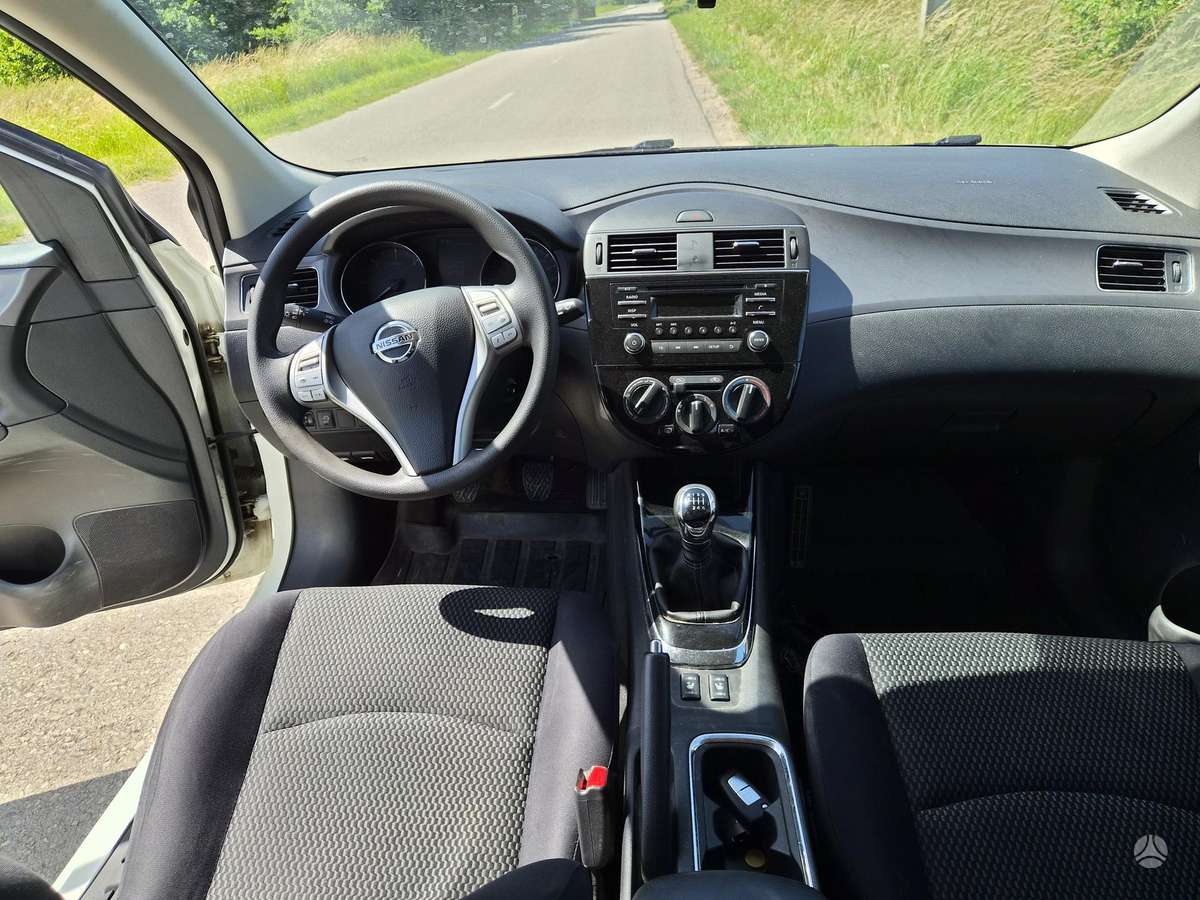 Nissan Pulsar, 1.5 l., hatchback