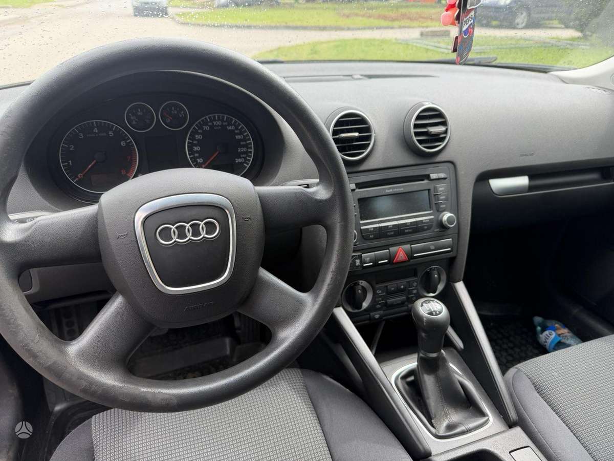 Audi A3, 1.6 l., hatchback