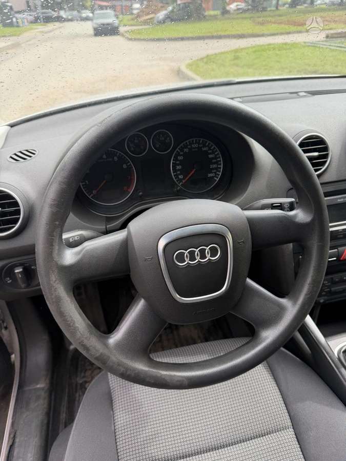 Audi A3, 1.6 l., hatchback
