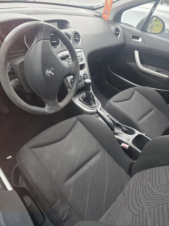 Peugeot 308, 1.6 l., hatchback