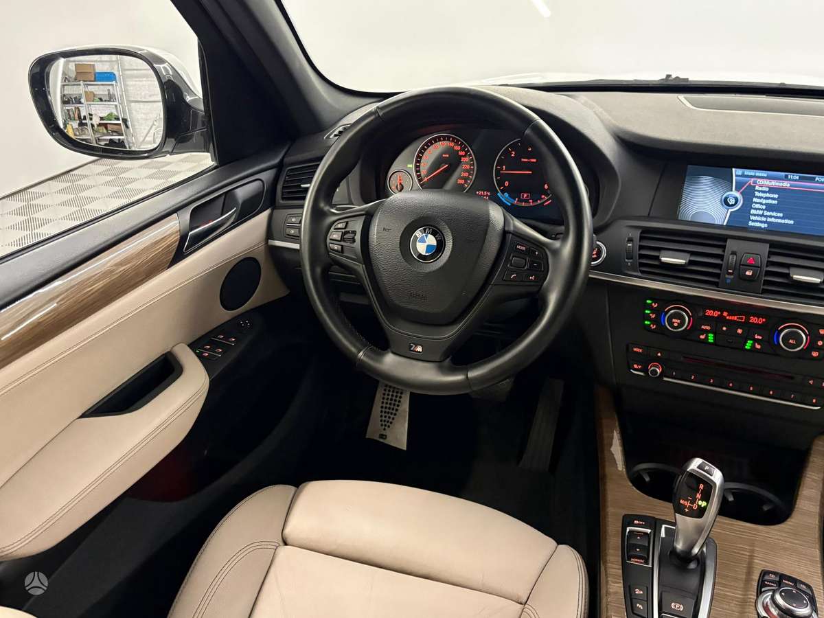 BMW X3, 2.0 l., off-road / crossover