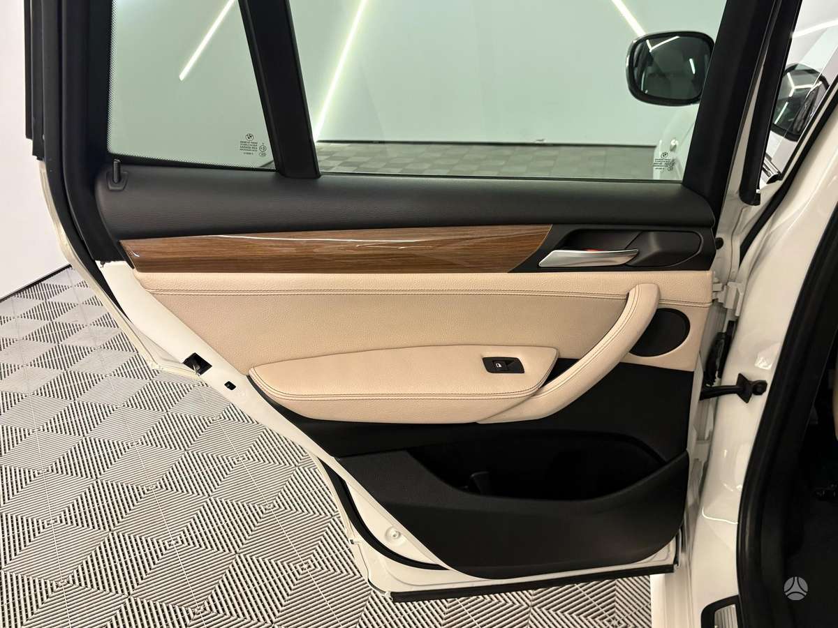 BMW X3, 2.0 l., off-road / crossover