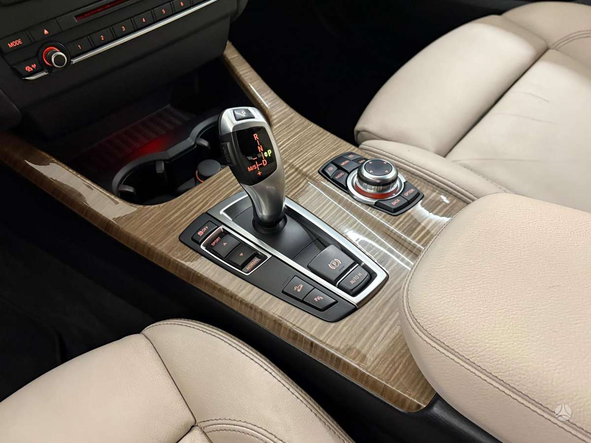 BMW X3, 2.0 l., off-road / crossover