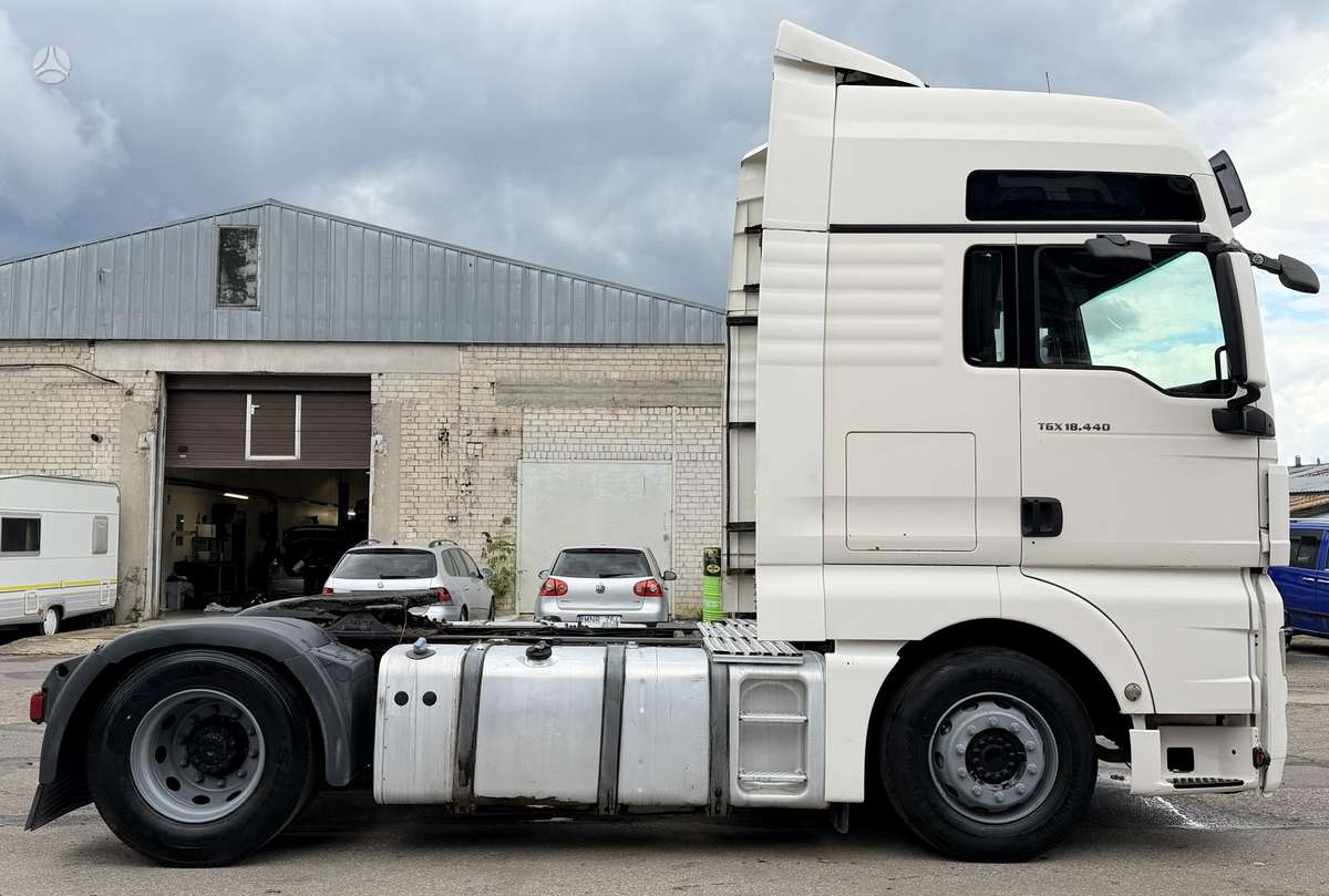 MAN TGX 18.440, double sleeper