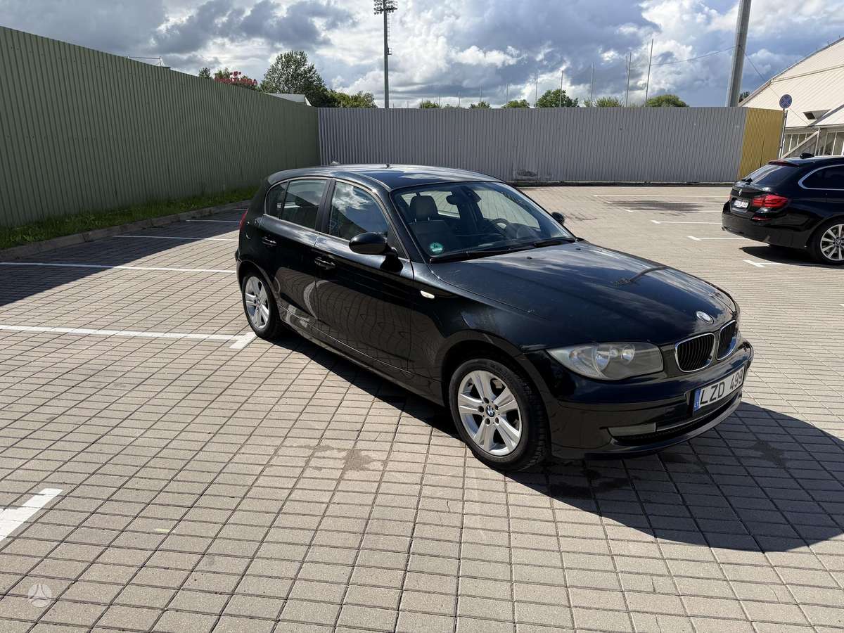 BMW 118, 2.0 l., hatchback