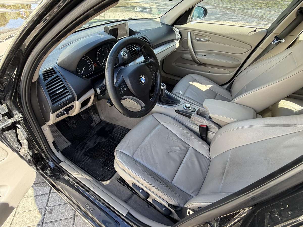 BMW 118, 2.0 l., hatchback