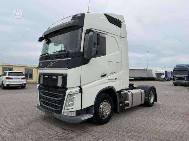 Volvo FH460, double sleeper