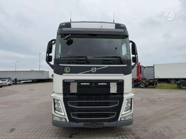 Volvo FH460, double sleeper