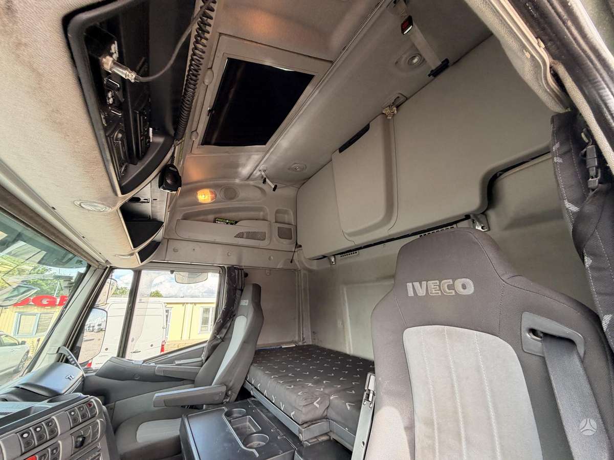 Iveco Stralis, double sleeper