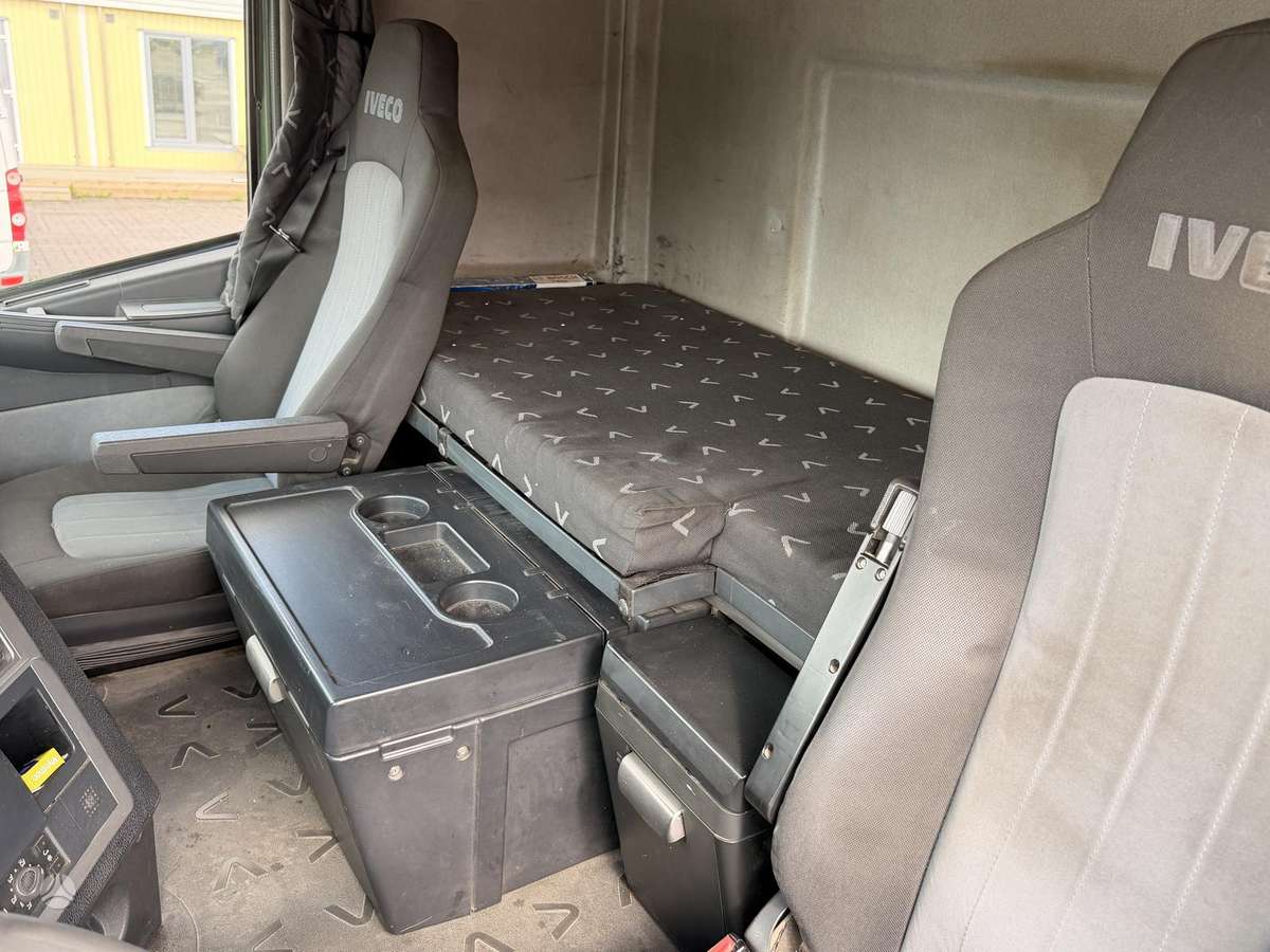 Iveco Stralis, 2 miegamosios vietos