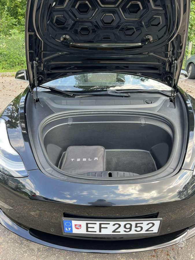 Tesla Model 3, 81 kWh, saloon / sedan
