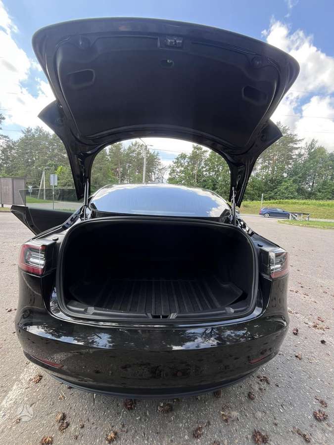 Tesla Model 3, 81 kWh, saloon / sedan
