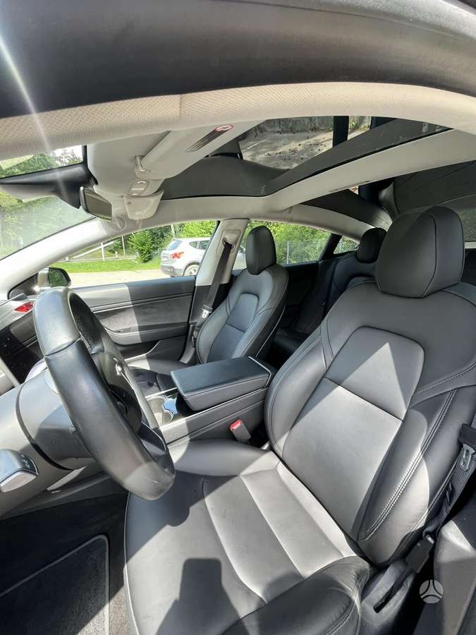 Tesla Model 3, 81 kWh, saloon / sedan