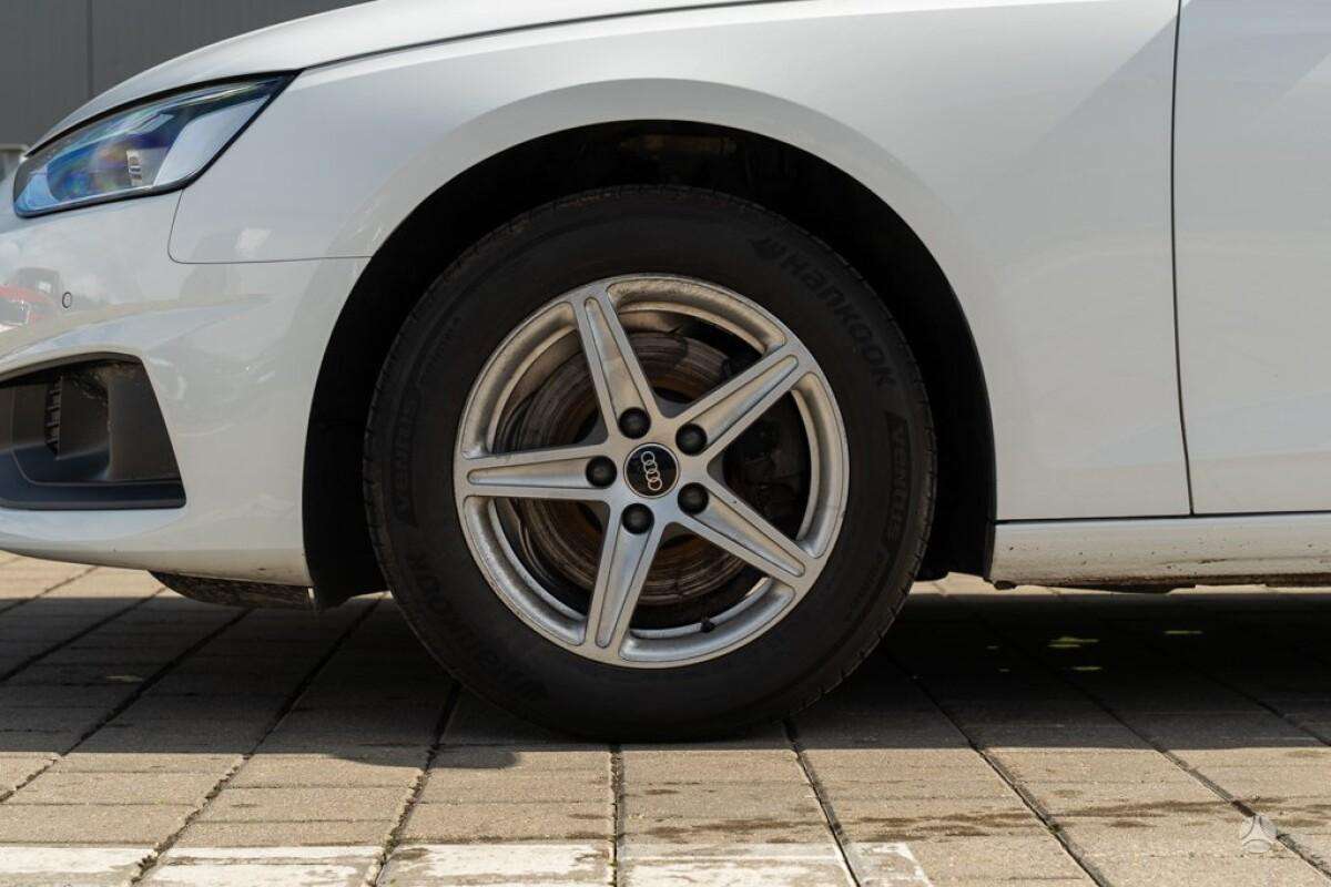 Audi A4, 2.0 l., Седан