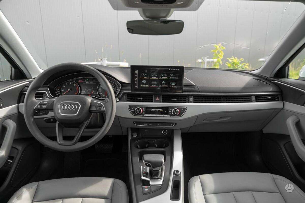 Audi A4, 2.0 l., Седан