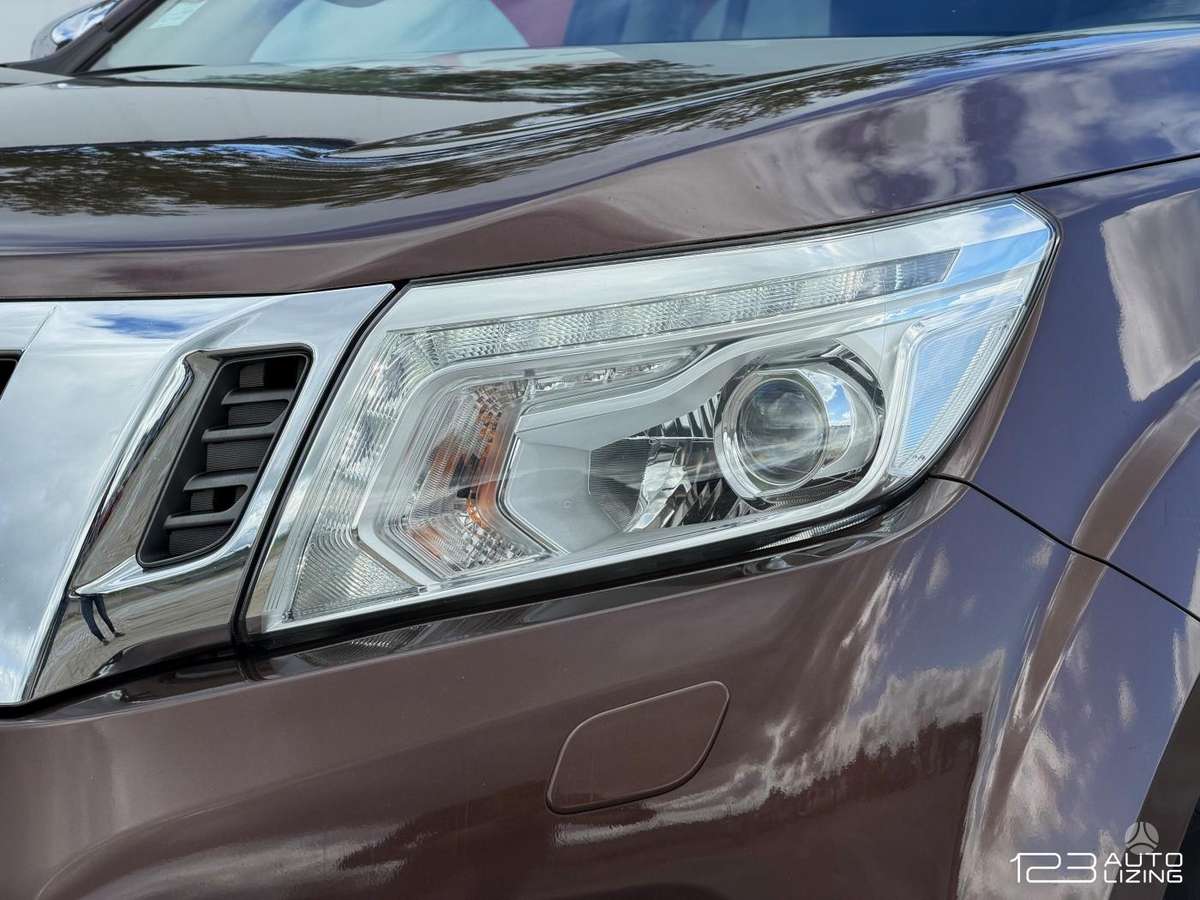 Nissan Navara, 2.3 l., Пикап