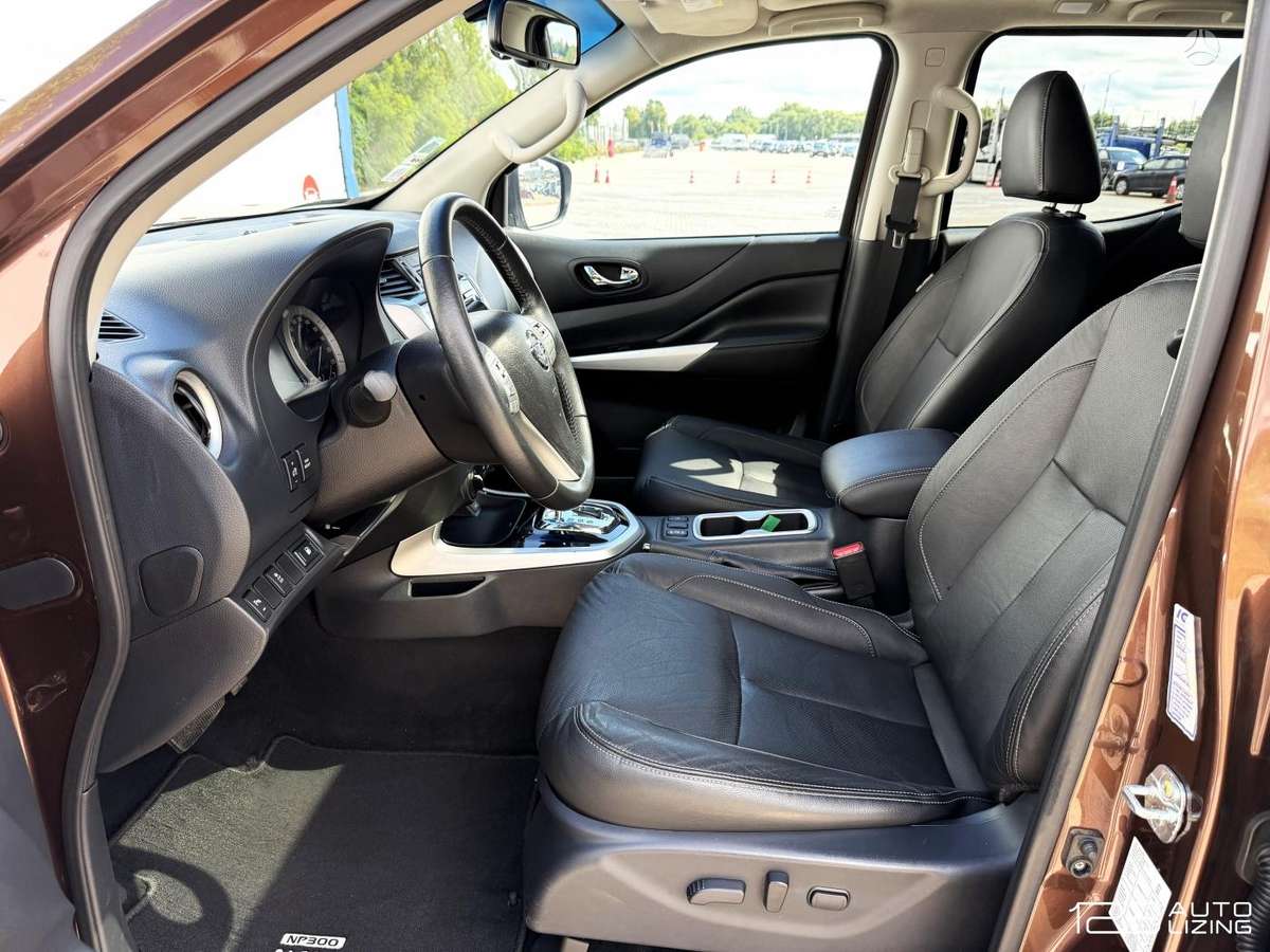 Nissan Navara, 2.3 l., Пикап