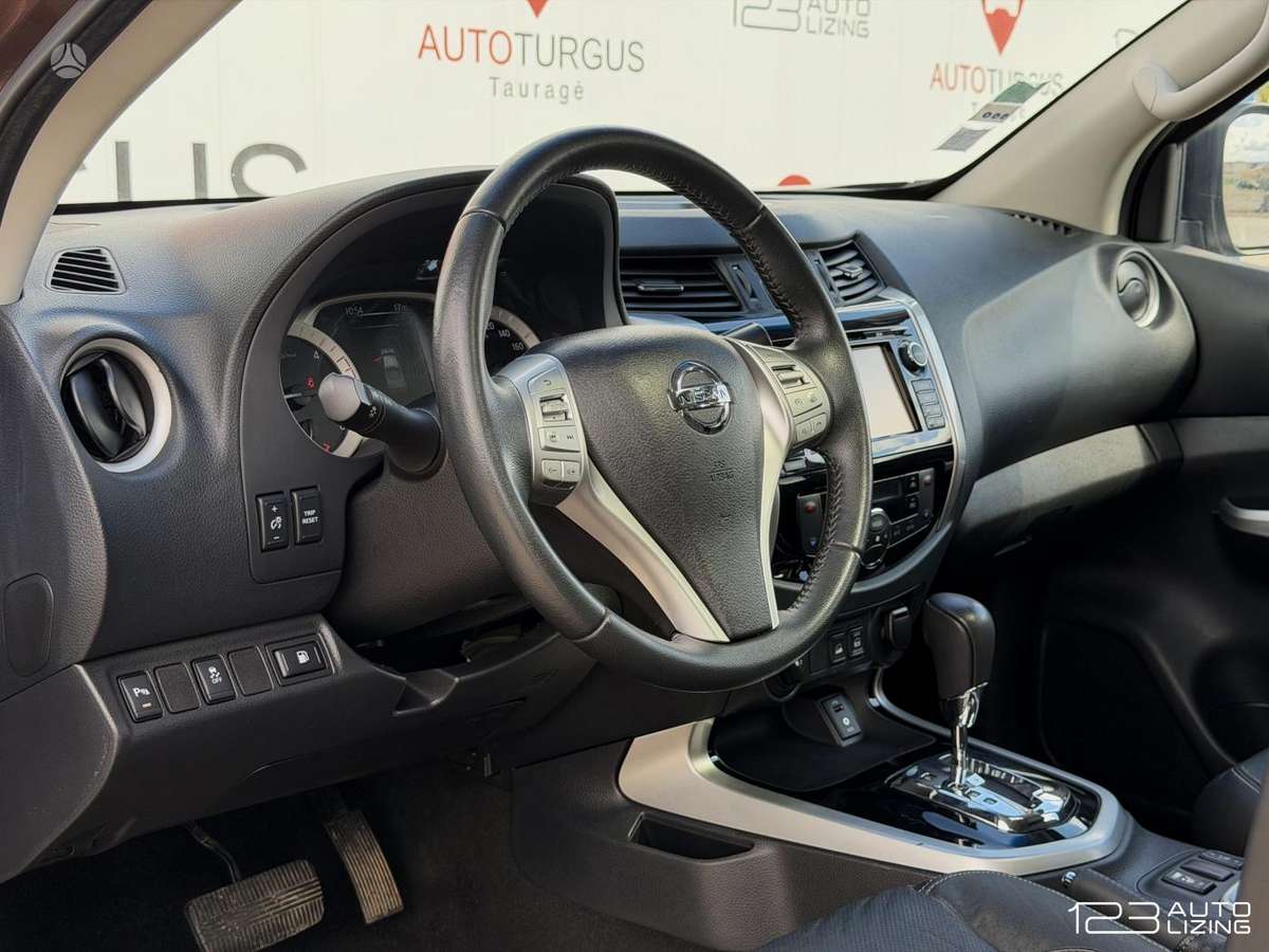 Nissan Navara, 2.3 l., Пикап