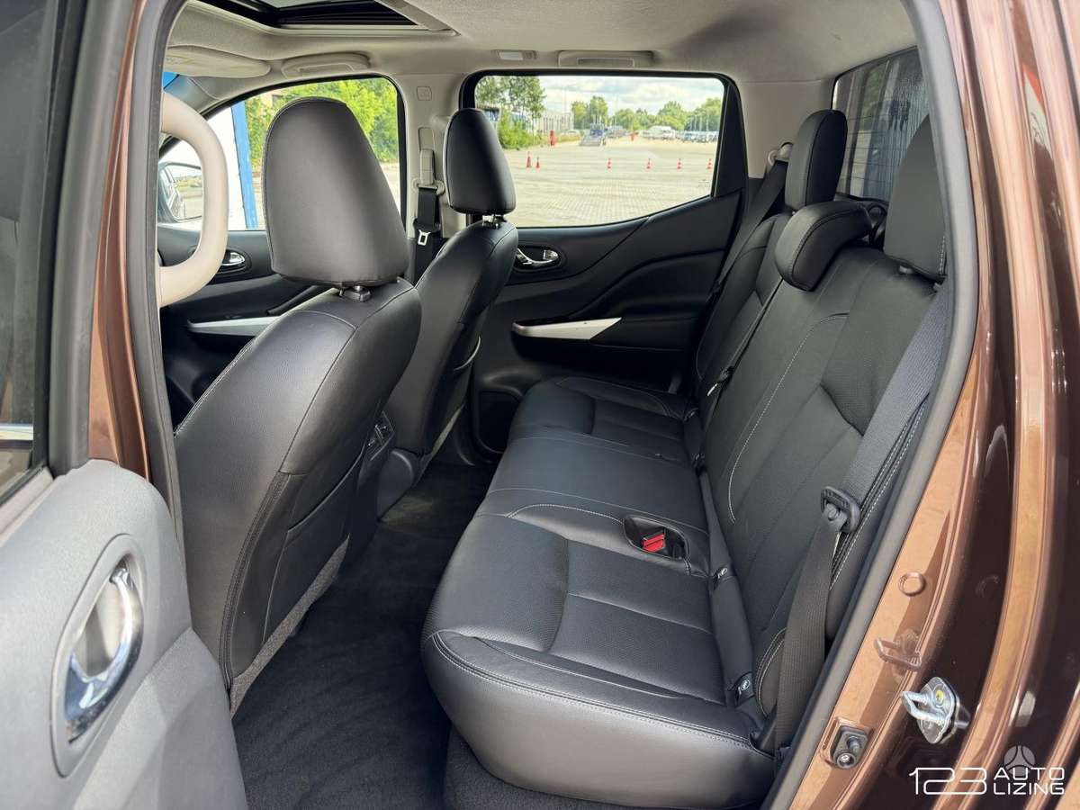 Nissan Navara, 2.3 l., Пикап