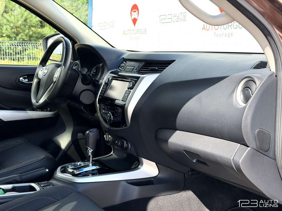 Nissan Navara, 2.3 l., Пикап