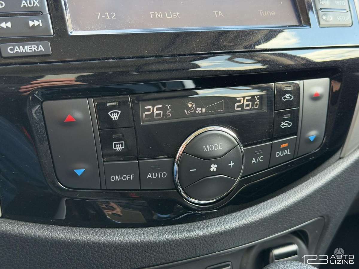 Nissan Navara, 2.3 l., Пикап