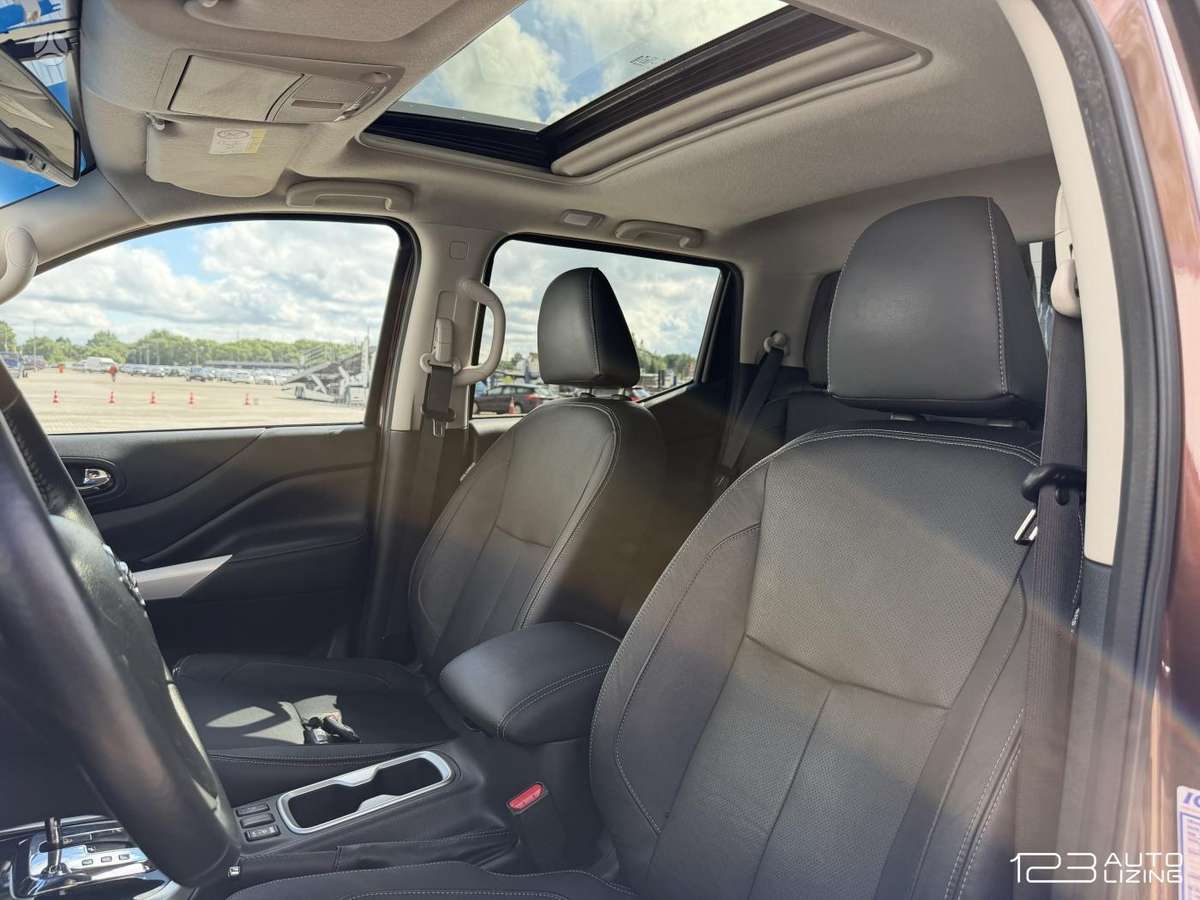 Nissan Navara, 2.3 l., Пикап