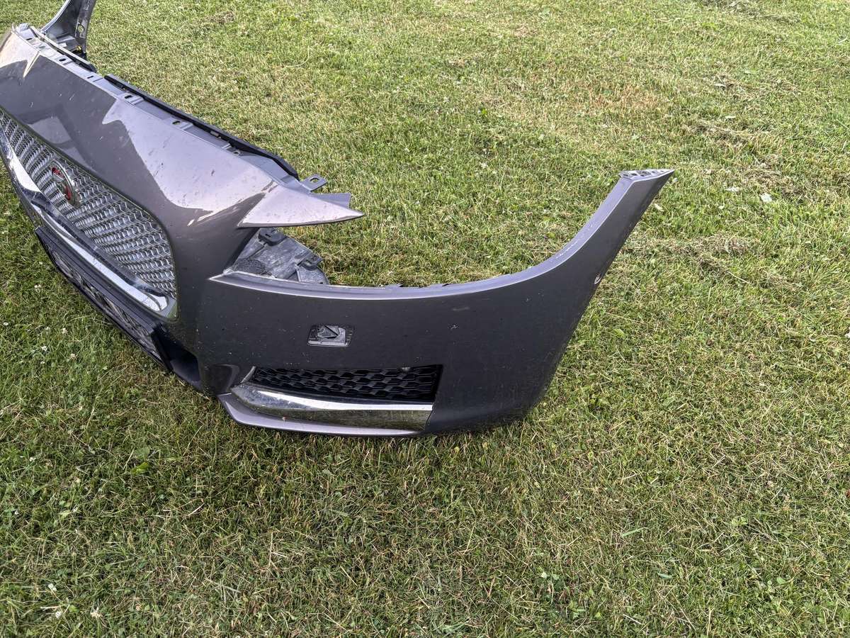 Jaguar XF body parts