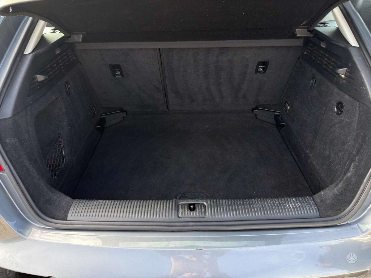 Audi A3, 1.6 l., hatchback