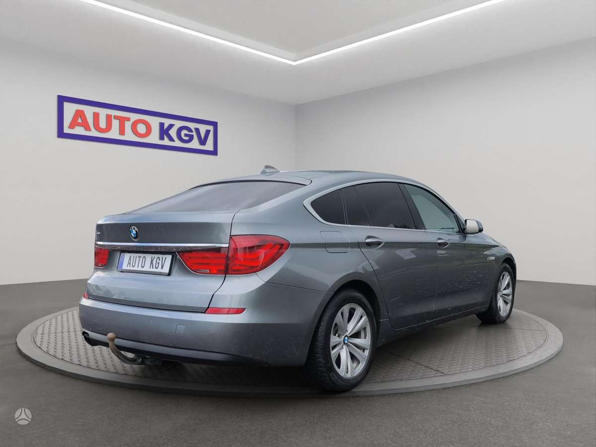 BMW 530, 3.0 l., hatchback
