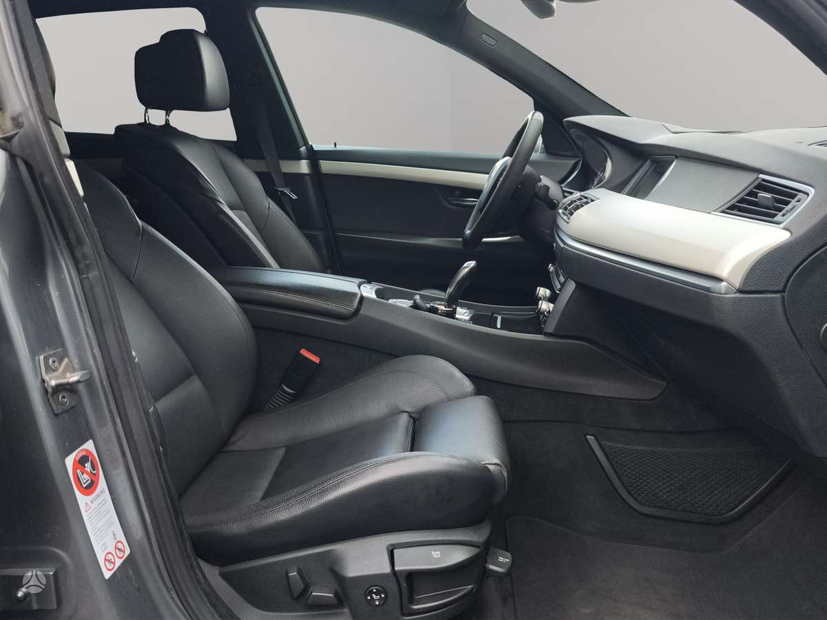 BMW 530, 3.0 l., hatchback