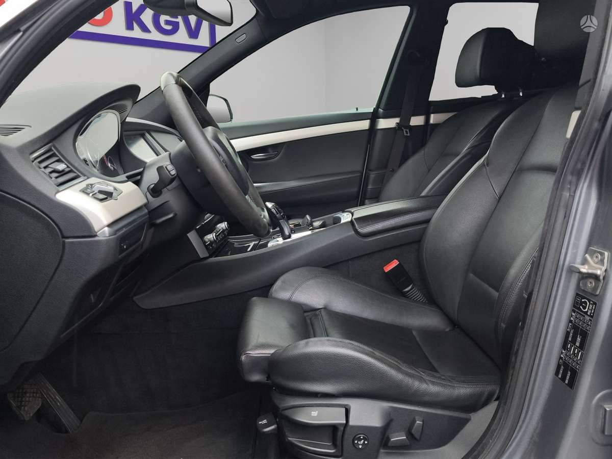 BMW 530, 3.0 l., hatchback