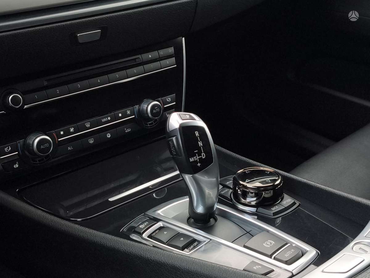 BMW 530, 3.0 l., hatchback