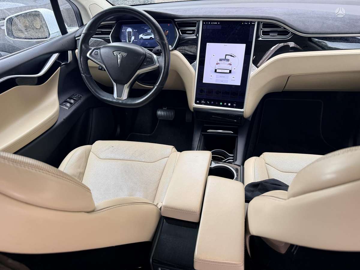 Tesla Model X, 90 кВт·ч, Внедорожник / Кроссовер
