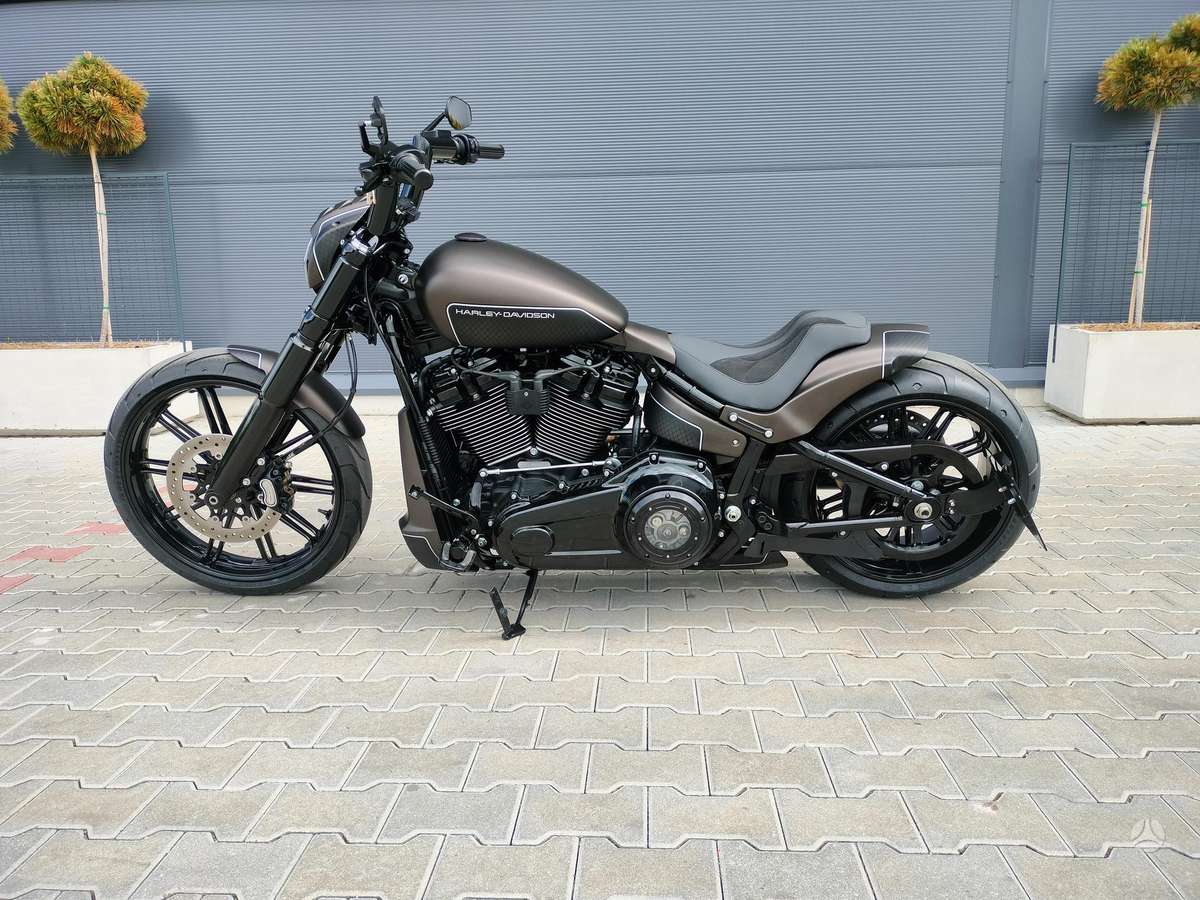 Harley-Davidson BREAKOUT 17500cc, чопперы / круизеры / custom