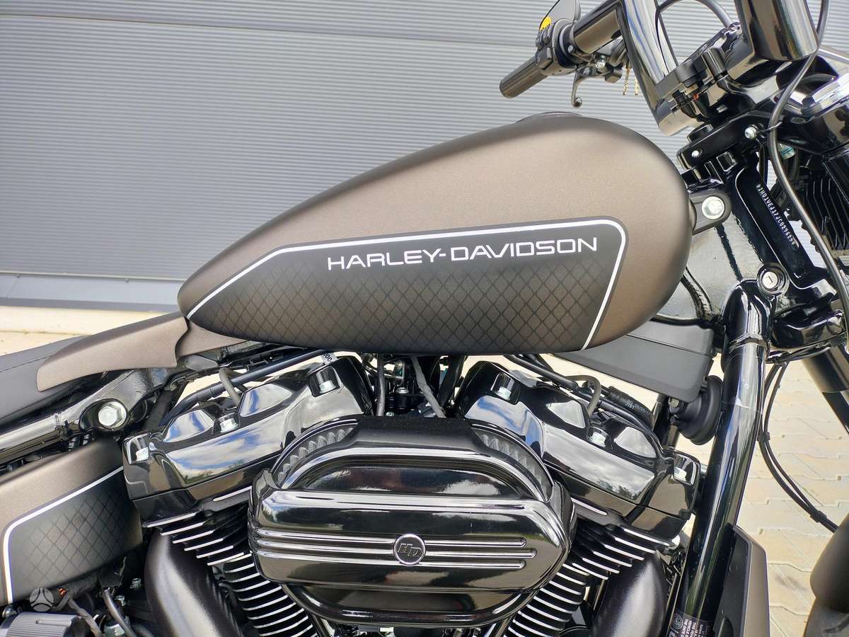 Harley-Davidson BREAKOUT 17500cc, чопперы / круизеры / custom