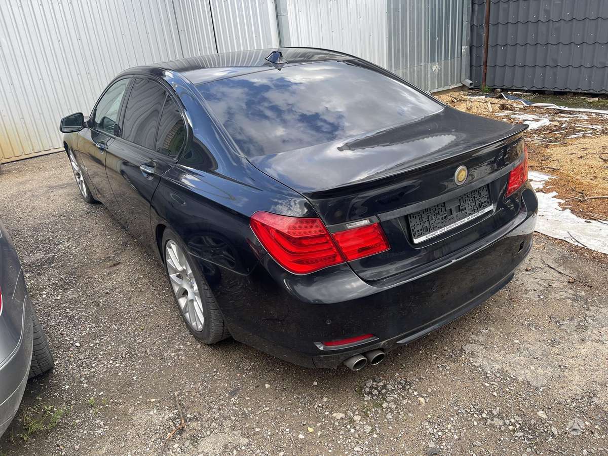 BMW 730