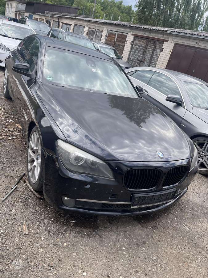 BMW 730