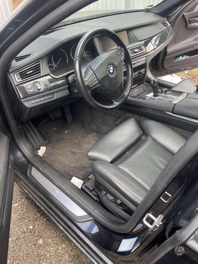 BMW 730