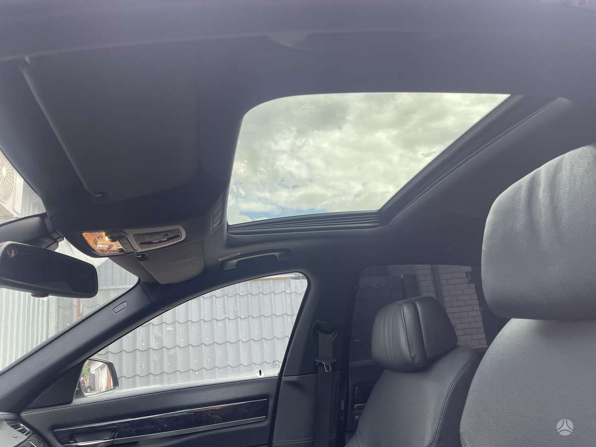 BMW 730