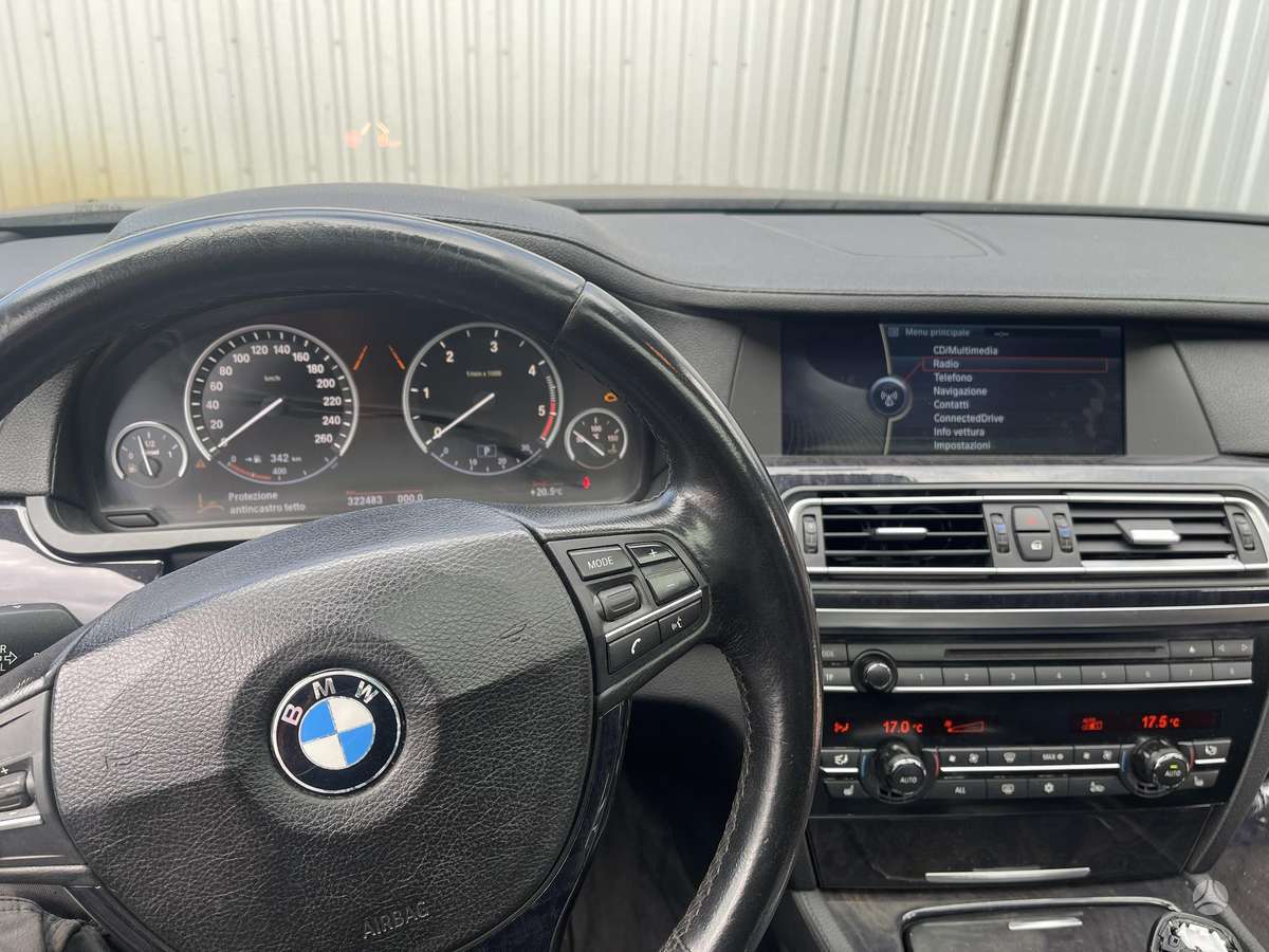 BMW 730