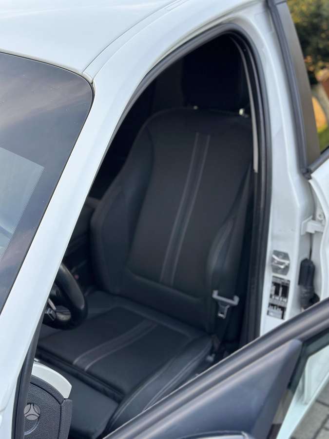 BMW 116, 1.6 l., hatchback